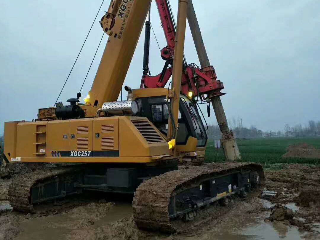 Lifting Machinery 25 ton Crawler Crane XGC25T with Imported Engine