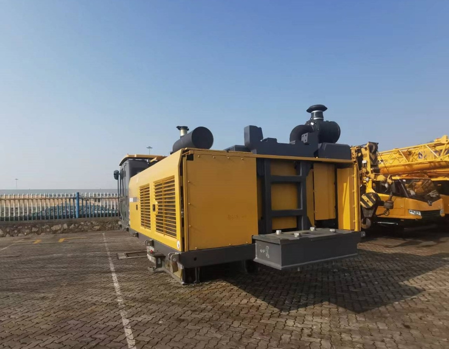 Xr240e Rotary Drilling Rig 70m Drill Depth Piling Machine XR240E For Sale