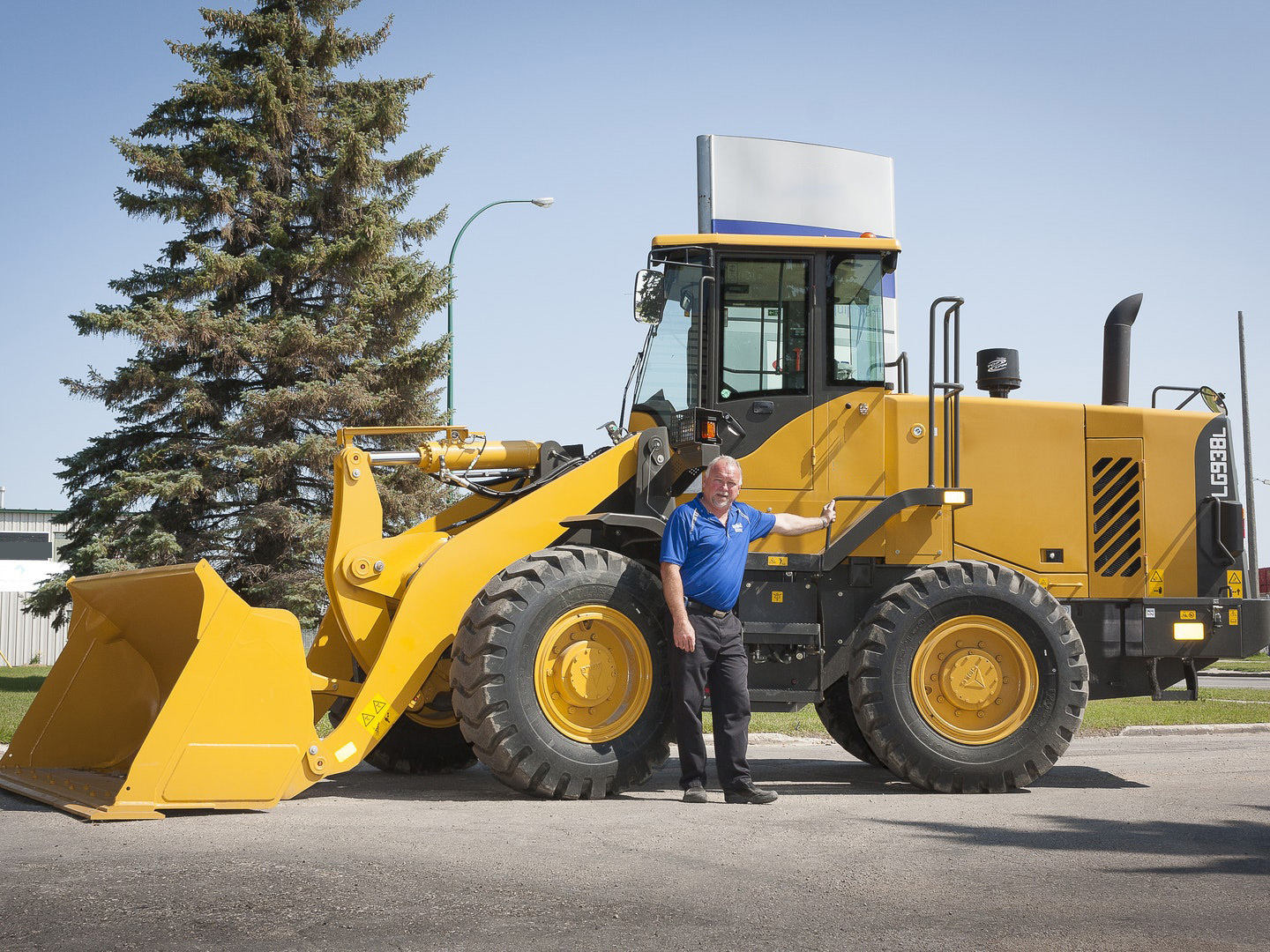 High Energy Power High Quality 3 Ton 1.8M3 Bucket Capacity Wheel Loader LG938L Made in China