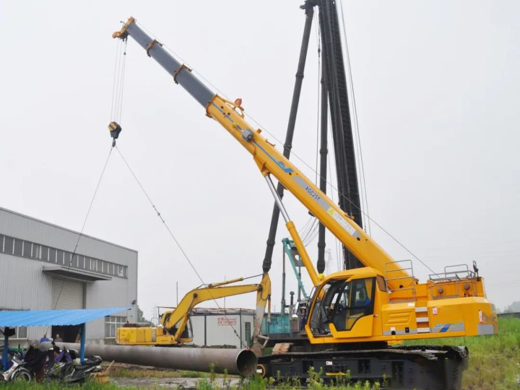 Lifting Machinery 25 ton Crawler Crane XGC25T with Imported Engine