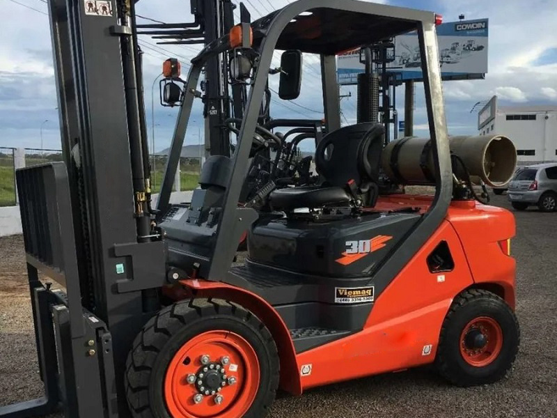 3Ton Gasoline Forklift LG30GLT with Spare Parts for Sale