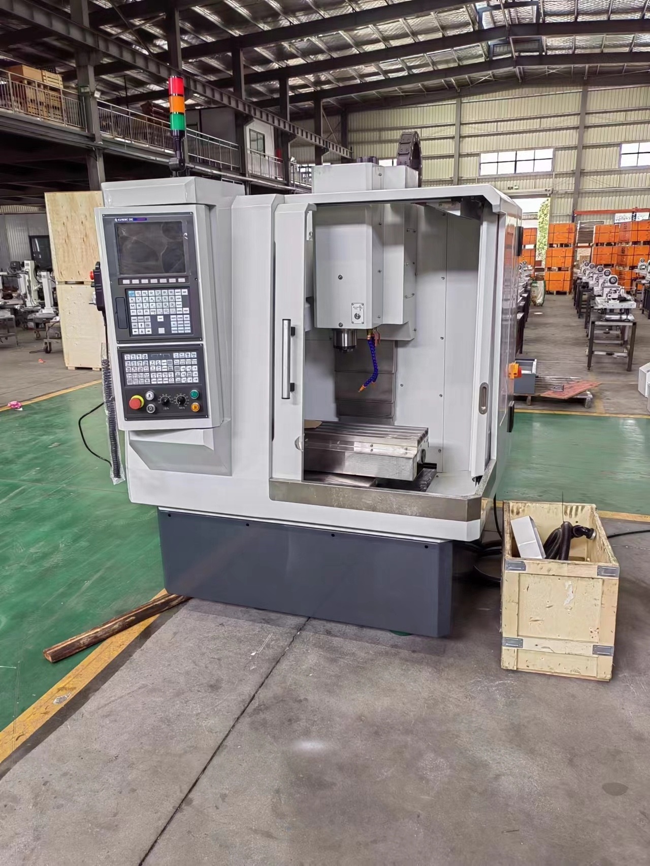 XH7121 Mini cnc milling machine vertical with 8 tools ACT cnc vertical machining center  fresadora cnc milling machine