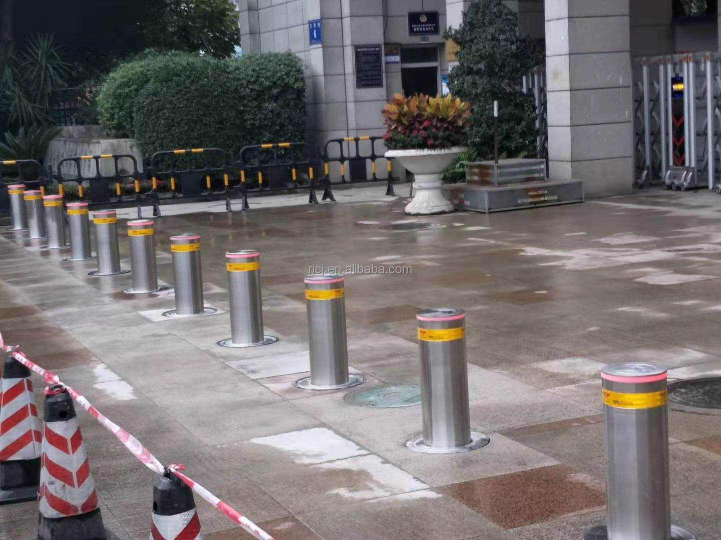 Parking Entrance Automatic Road Blocker Hydraulic Lifting Bollards Post Automatic Posts Barriers