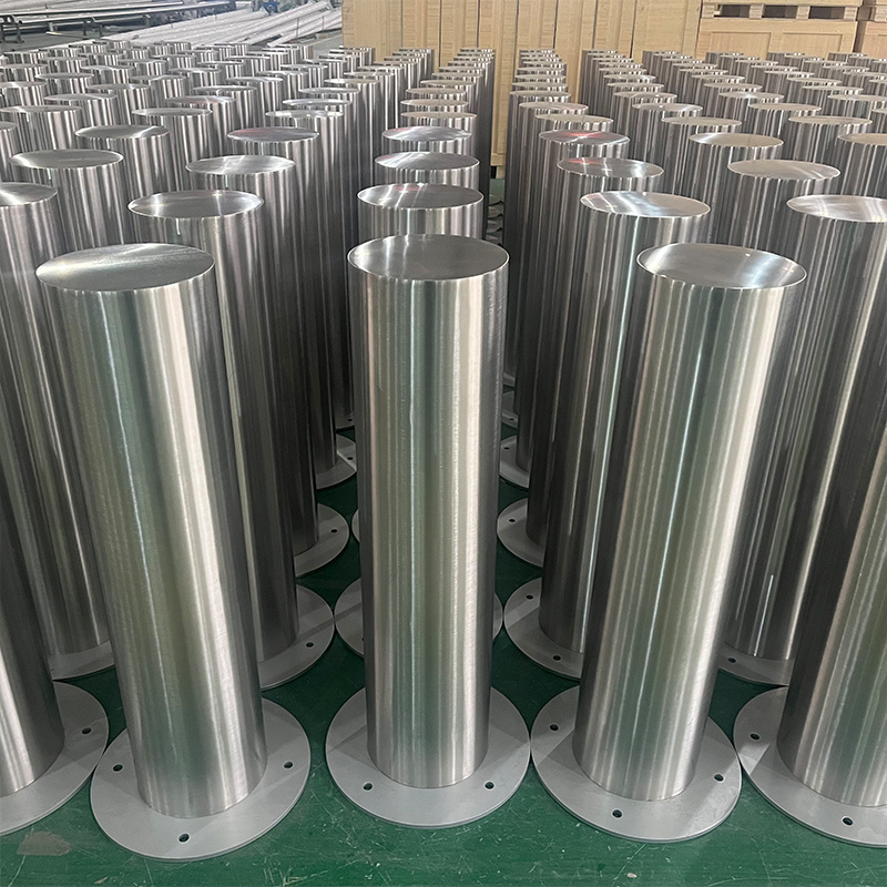 Wholesale Fixed Stainless Steel Bollards Outdoor Security Bollard Post Ss316 Metal Safety Protection Fixed Bollard