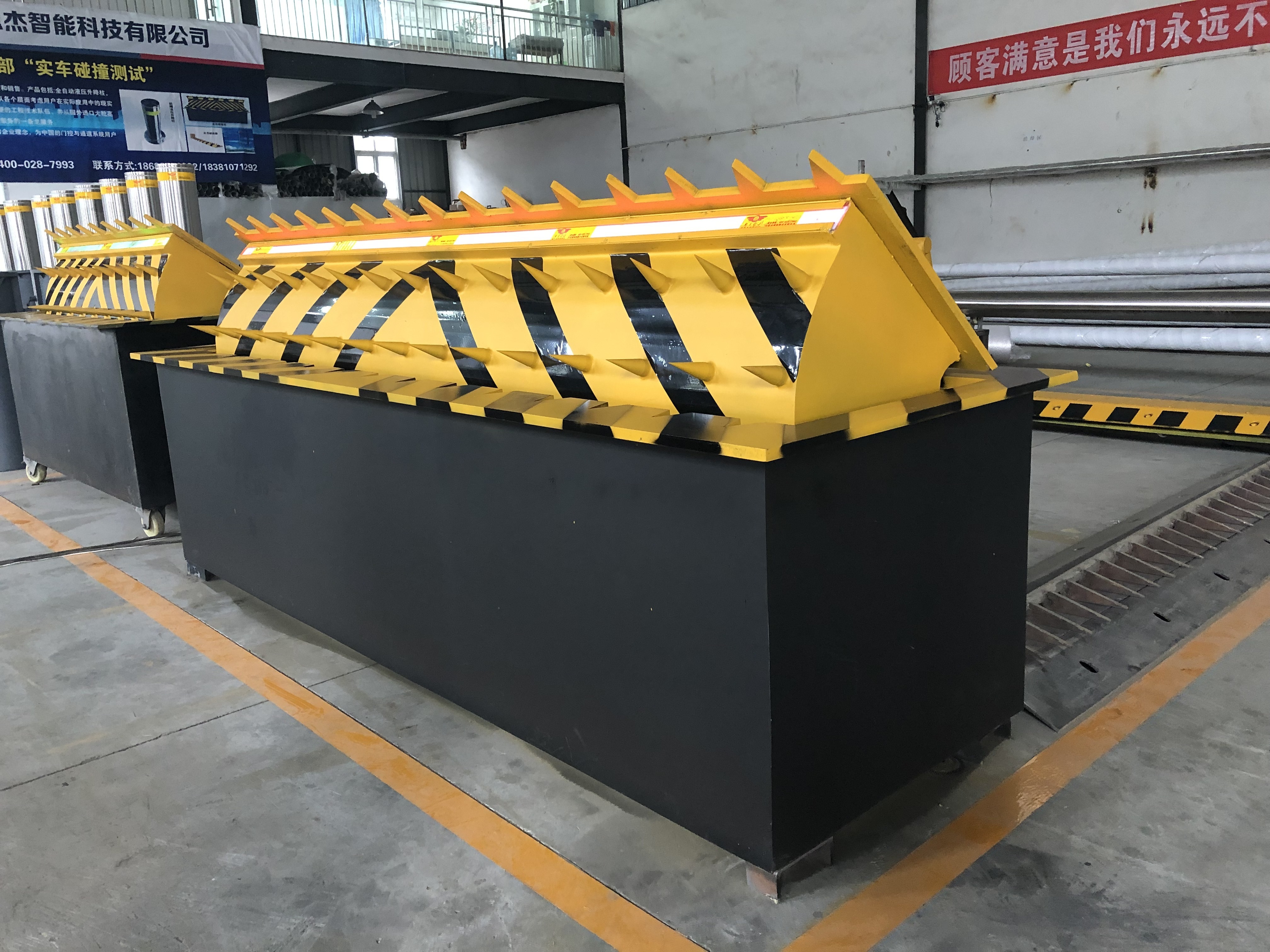 One-Way Roadway Safety Automatic Traffic Control Hydraulic Road Blocker With Spike