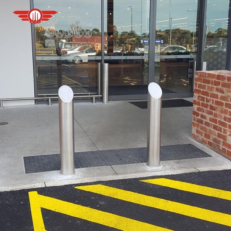 Car Park Bollards Reflective Traffic Barrier Customized Stainless Steel Bollard Warning Fixed Bollard Security Poles