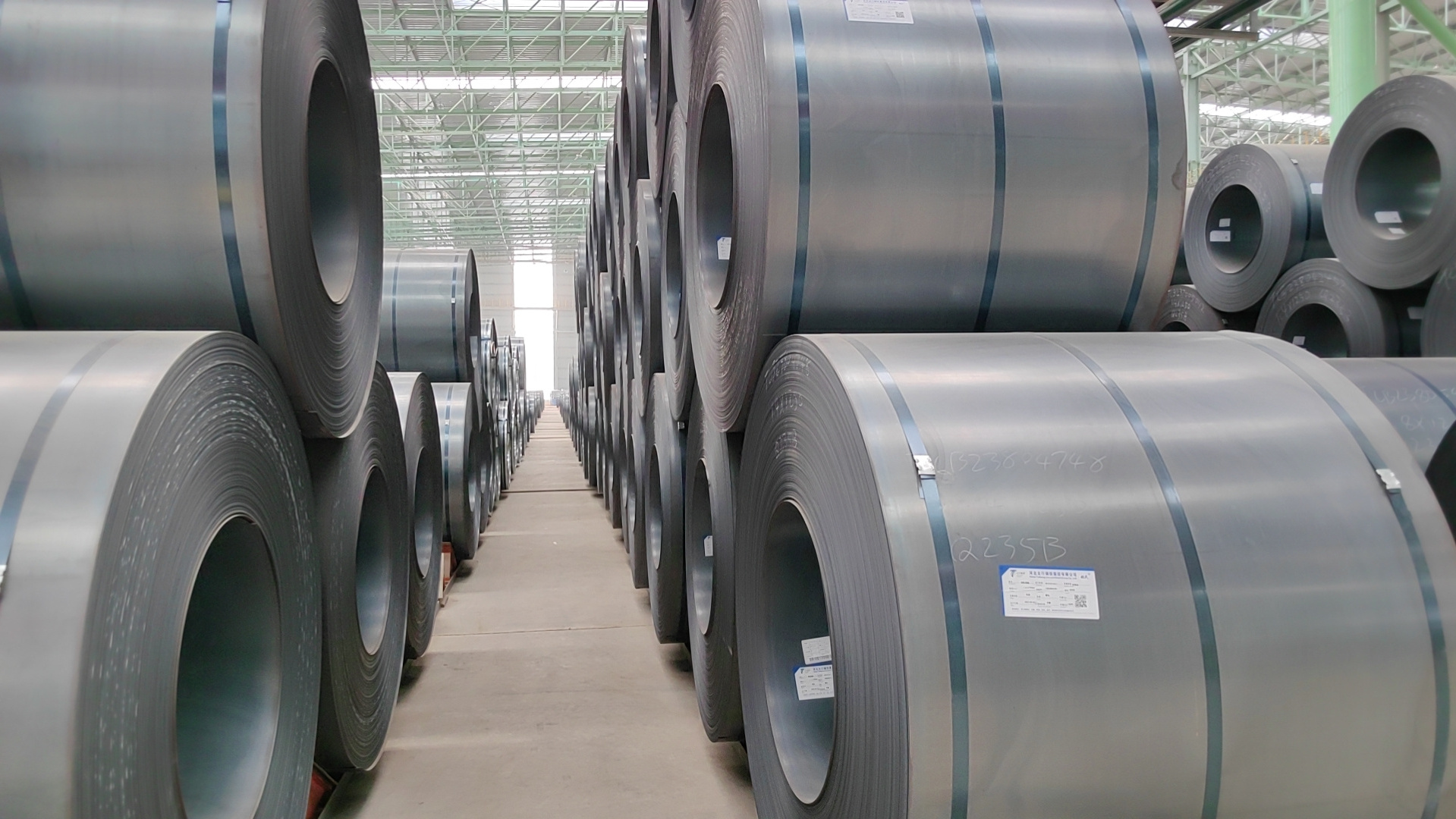 High quality carbon steel coil metal materials q235 hot rolled steel coil for construction