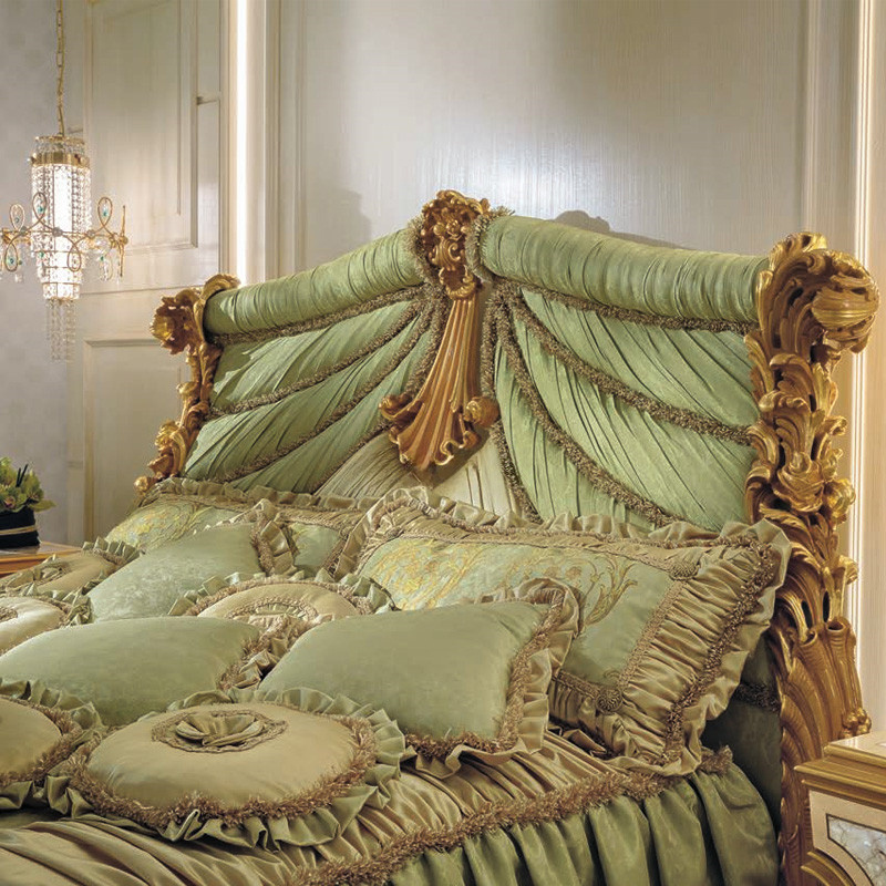 Luxury Style Royal Imperial Hand Made European Rococo Green Fabric Gold Leafing Antique Bed for Master Bedroom