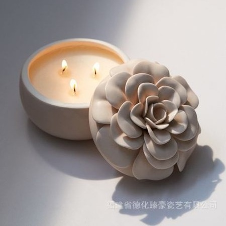 Handmade Flameless 3 Wick Candles Scented Fragrance Pink Mini Ceramic Candles Custom Luxury Flower Lid Candle Jar with Lid