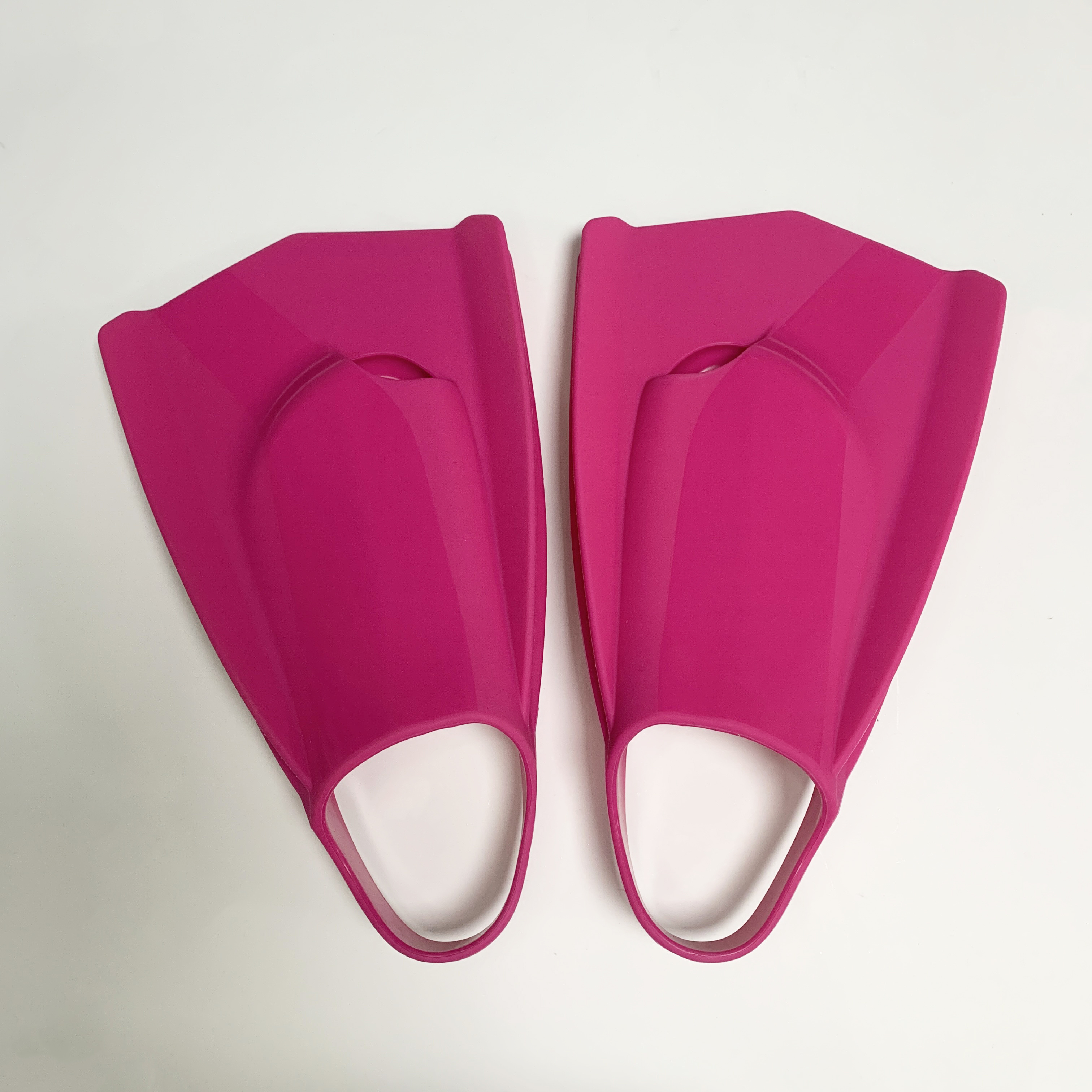 Swimming Pool Training Fins Silicone Short Blade Fins Floating Swimming Fin Snorkeling Flippers with Heel Strap