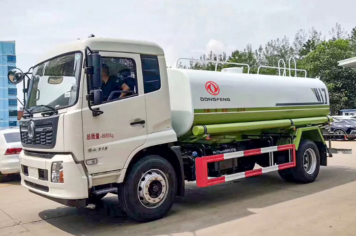 Dongfeng sprinkler 4x2 Watering Cart water bowser factory cheap price