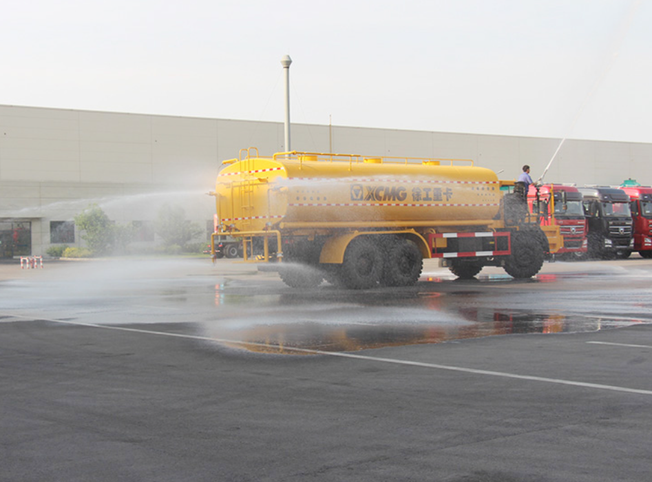 XCM G 40cbm NXG5650DTS water tank truck cheap price