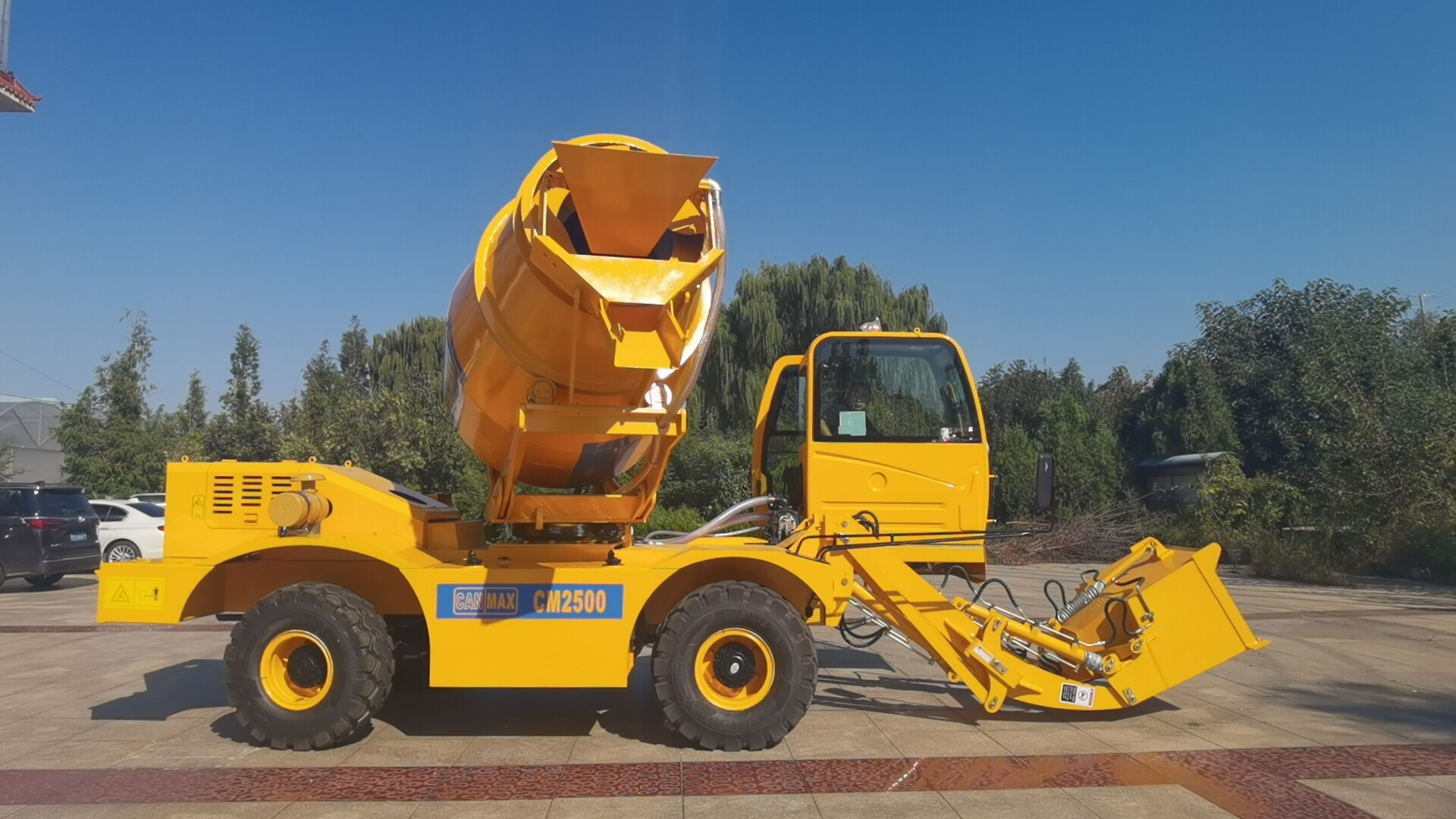 4 cubic CM4000 mobile self loading concrete mixer truck jzc350 concrete mixer