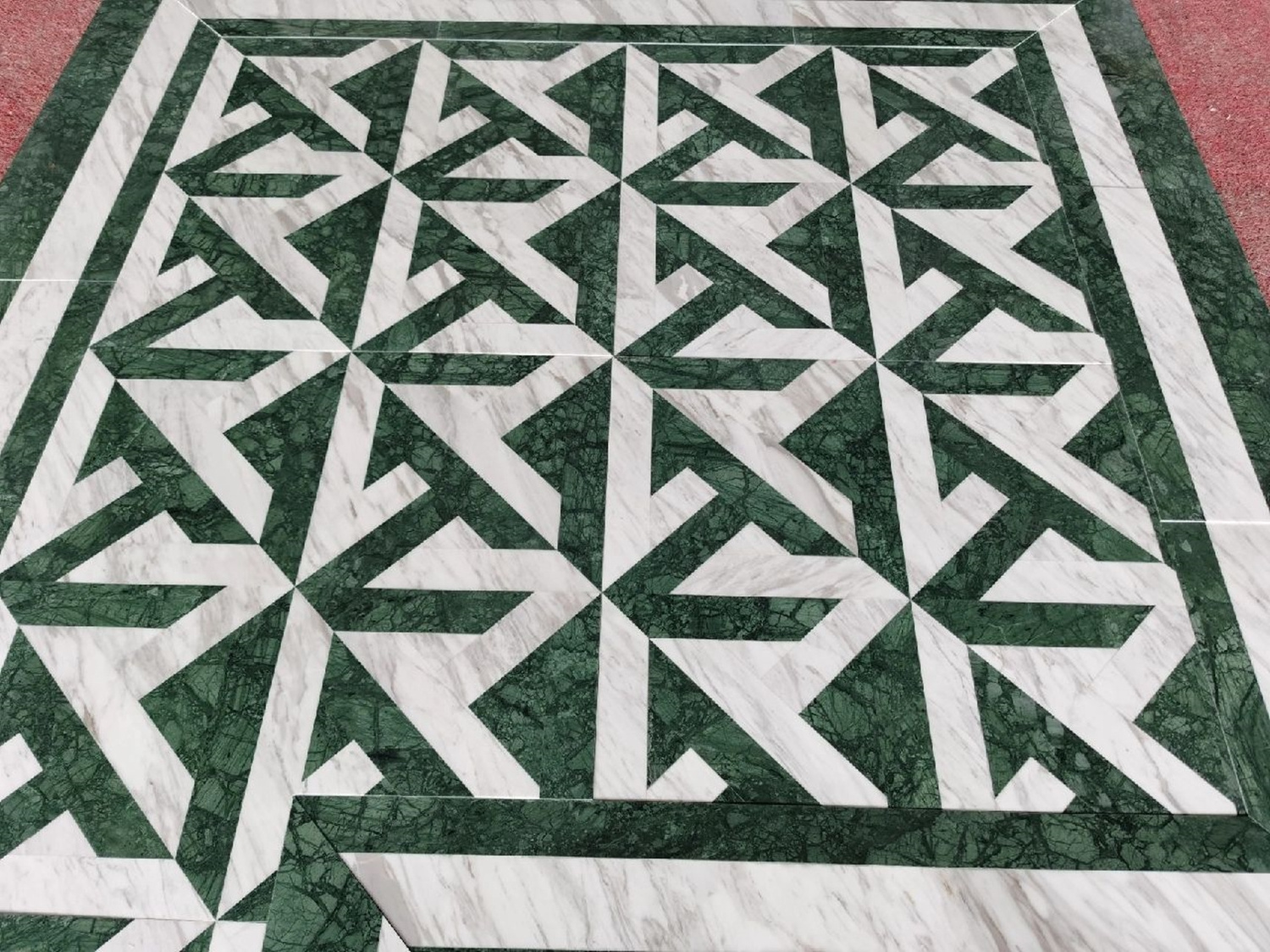 New Luxury Hotel Lobby Flooring Wall Decoration Rice-shaped Mosaic Dark Green and Volakas White Marble Pattern Mosaic Tiles