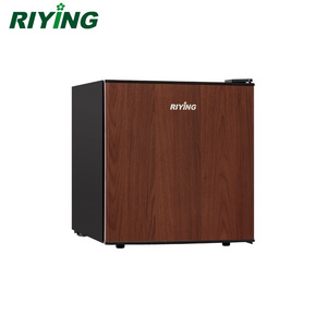 Wood Minibar Soft Drink Beer Mini Compressor Fridge for Bottles with Lock and Key