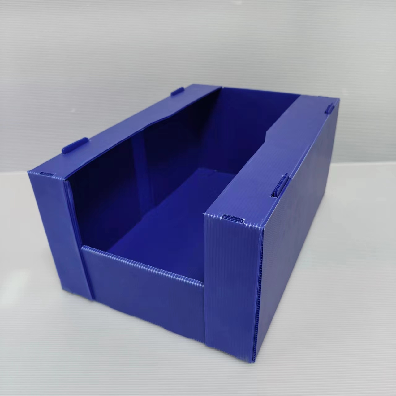 High quality stackable   corrugated plastic boxes picking bins for clothes storage box