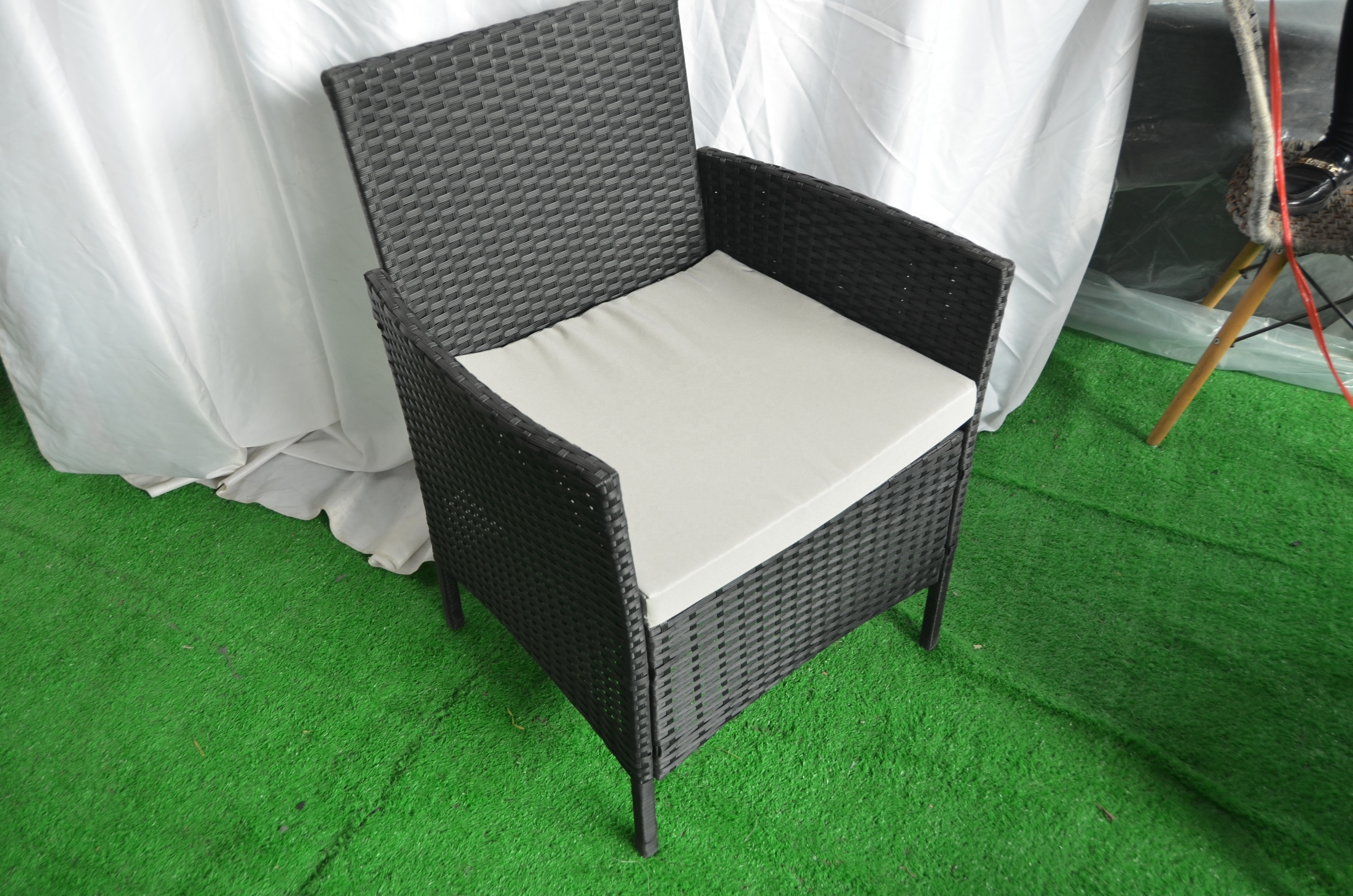 Cheap New Design Rattan Garden Outdoor Sofa Steel Industrial Patio Sofa Set Resin Wicker Outdoor Furniture One Seat