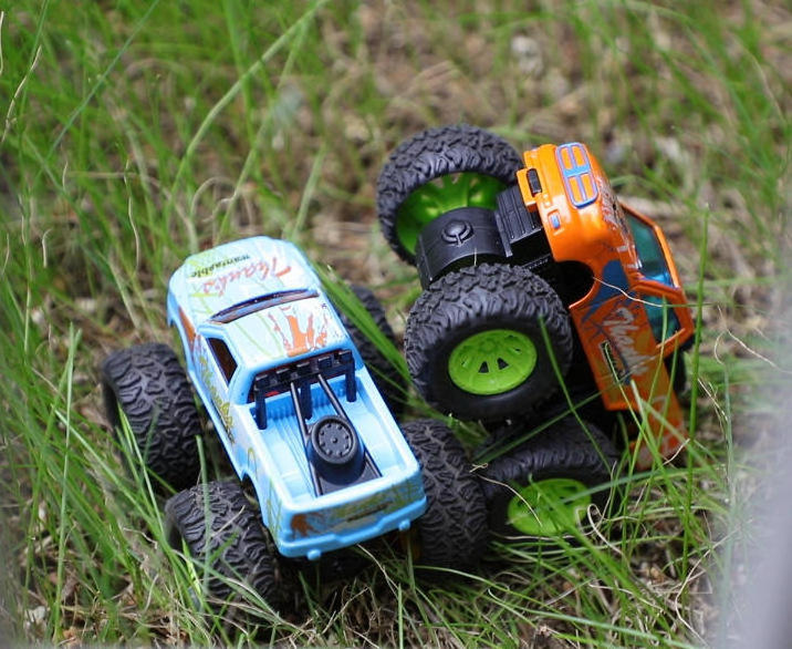 Big Wheels Diecast Model Vehicle Toy Simulation Alloy Inertial Mini Motor Stunt Off-road Car Toys Set For Boy Pretend Play