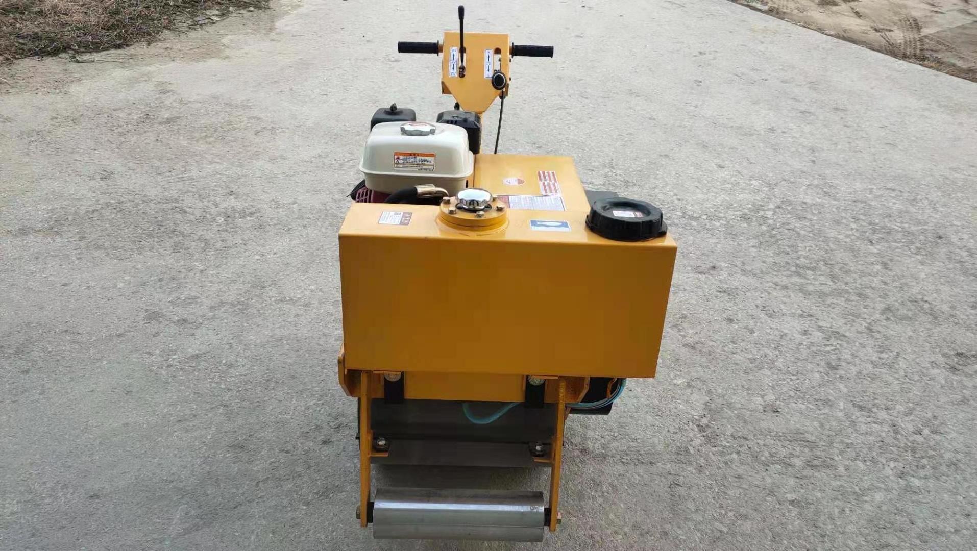 new hand mini self-propelled hydraulic vibratory soil rubber tire drum road roller compactor  for sale