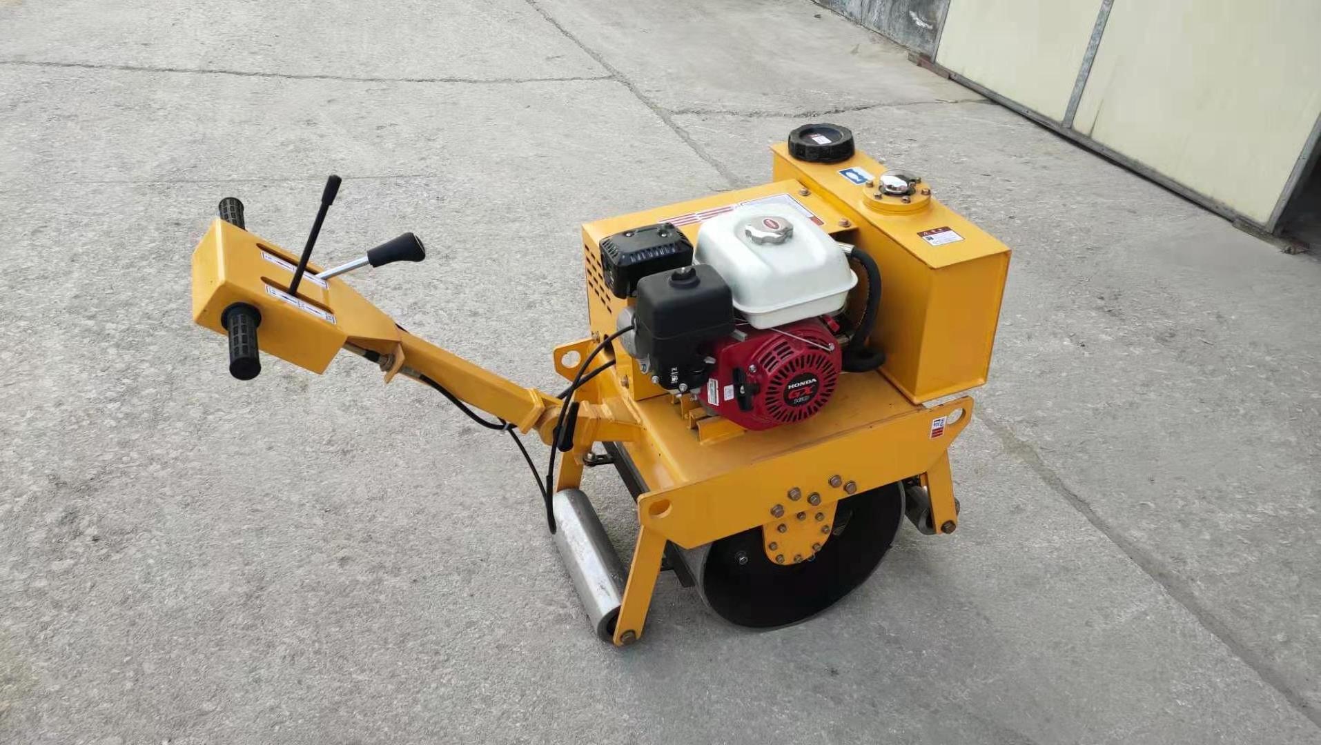 new hand mini self-propelled hydraulic vibratory soil rubber tire drum road roller compactor  for sale