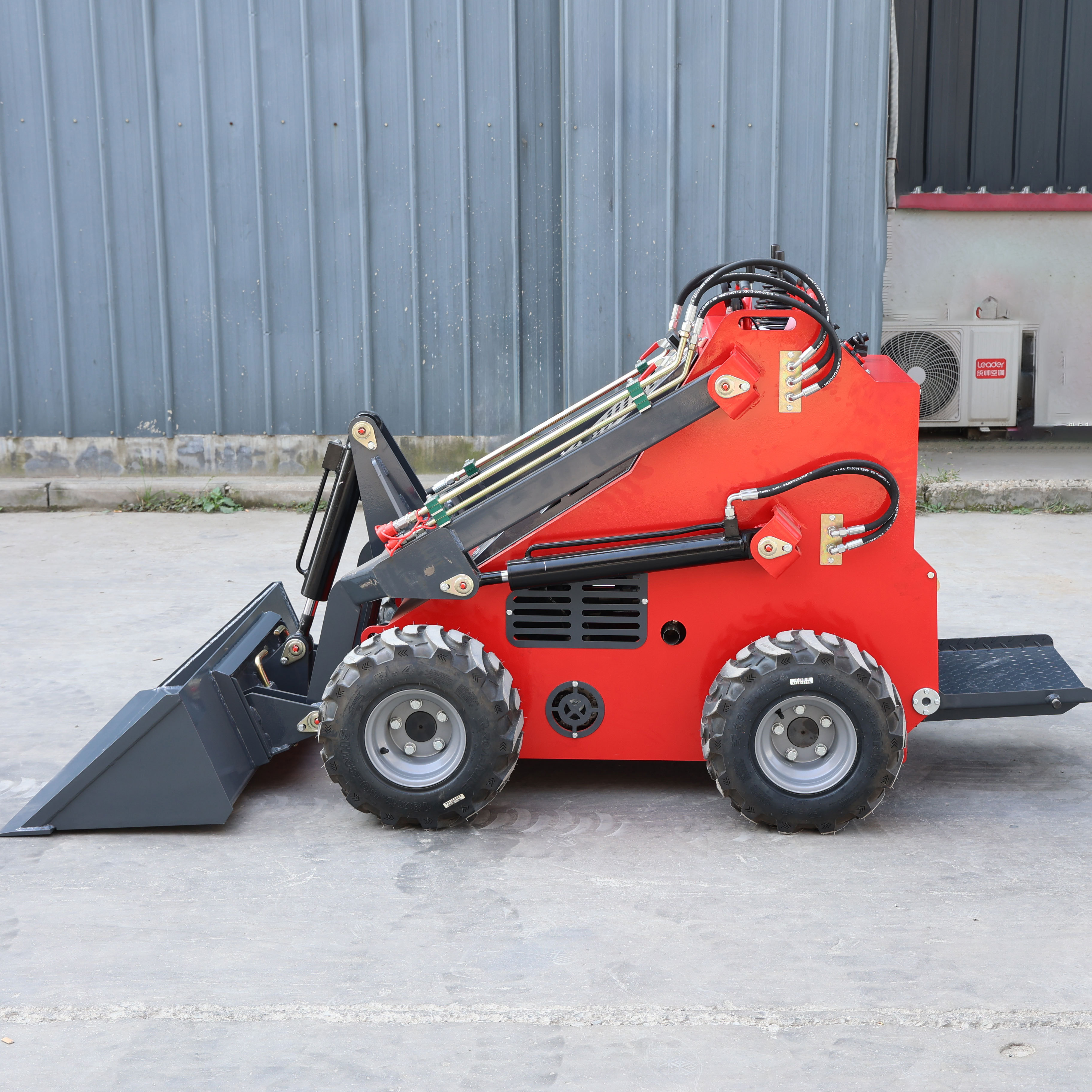 Mini Skid Steer Loader Attachment Multifunctional Agriculture Diesel Mini Skid Steer  Front Loader