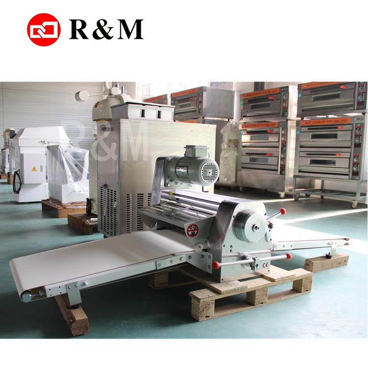 Automatic japanese dough sheeter dough sheeter danish pastry making machine comersial belt 500 for making full croissants line