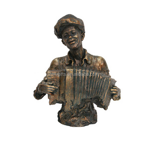 Wholesale Handmade Indoor Musician Playing Accordion Figure Vintage Resin Musical Bronze Statue