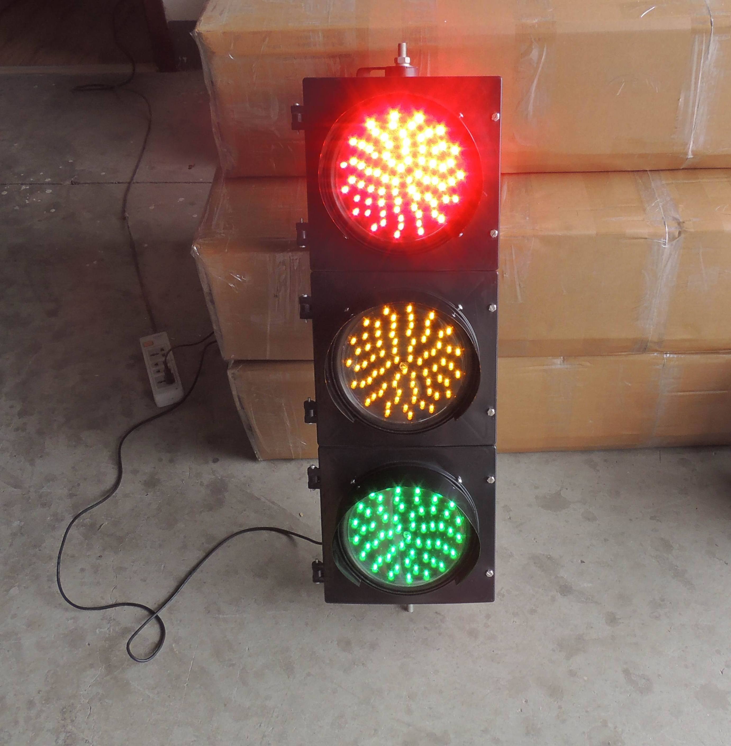 200mm Red/yellow/green 3aspects head arrow and full led traffic signal light