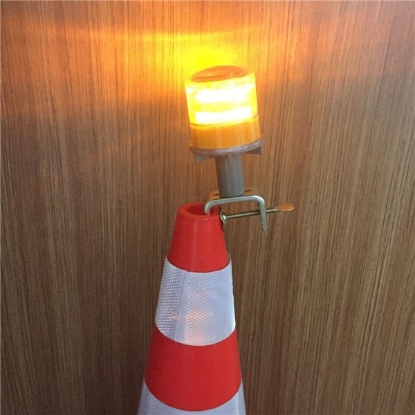 ROADSAFE High Intensity LED Flashing Solar Warning Beacon Light for Traffic Cone