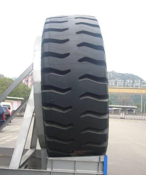 Bias Tube Tubeless Scraper Loader Grader Excavator Bulldozer Industrial Tire