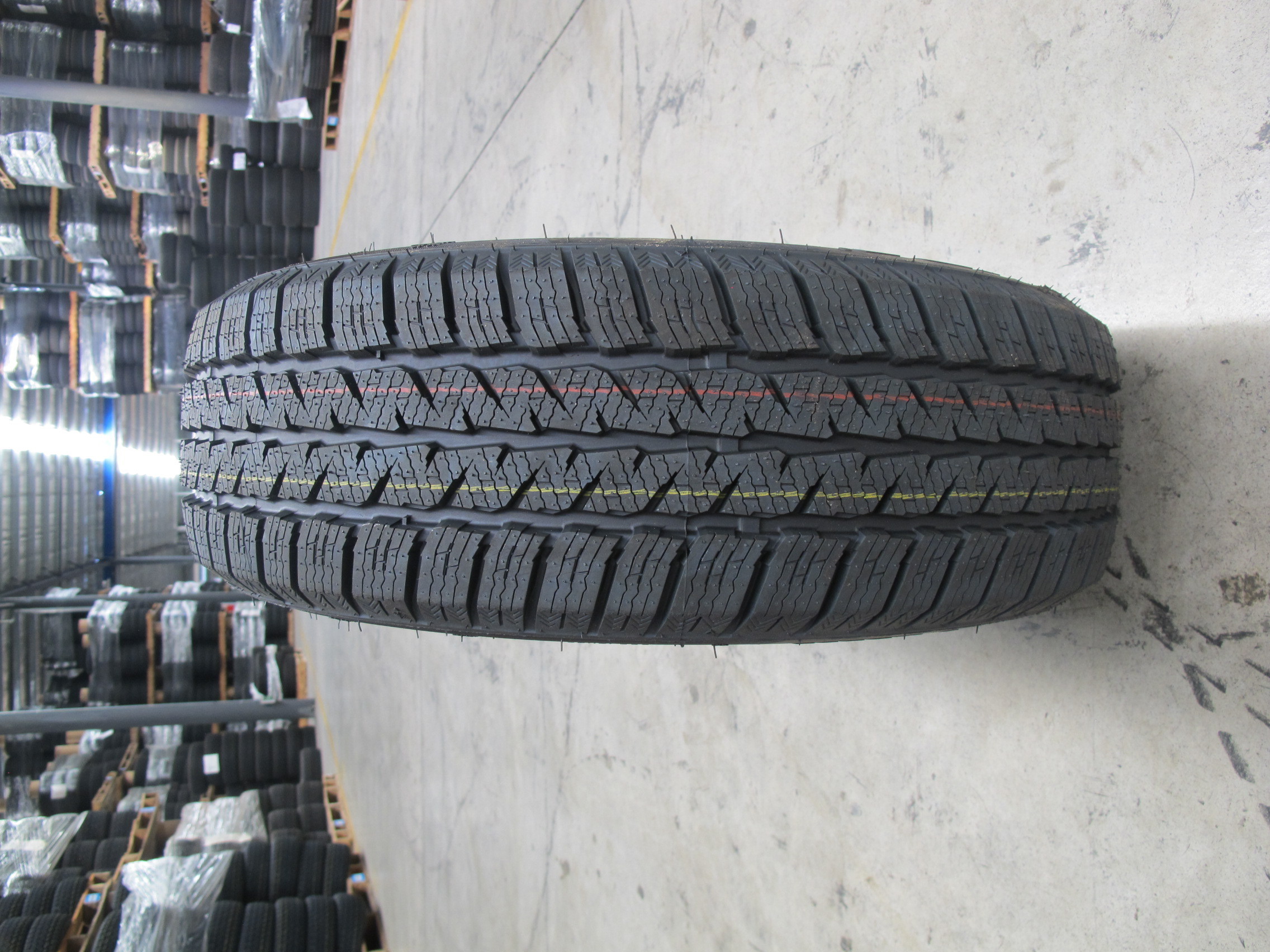 Chinese Passenger Car Tyre White sidewall PCR tires 185/R14C 195R14C 195R15C Winter car tyre