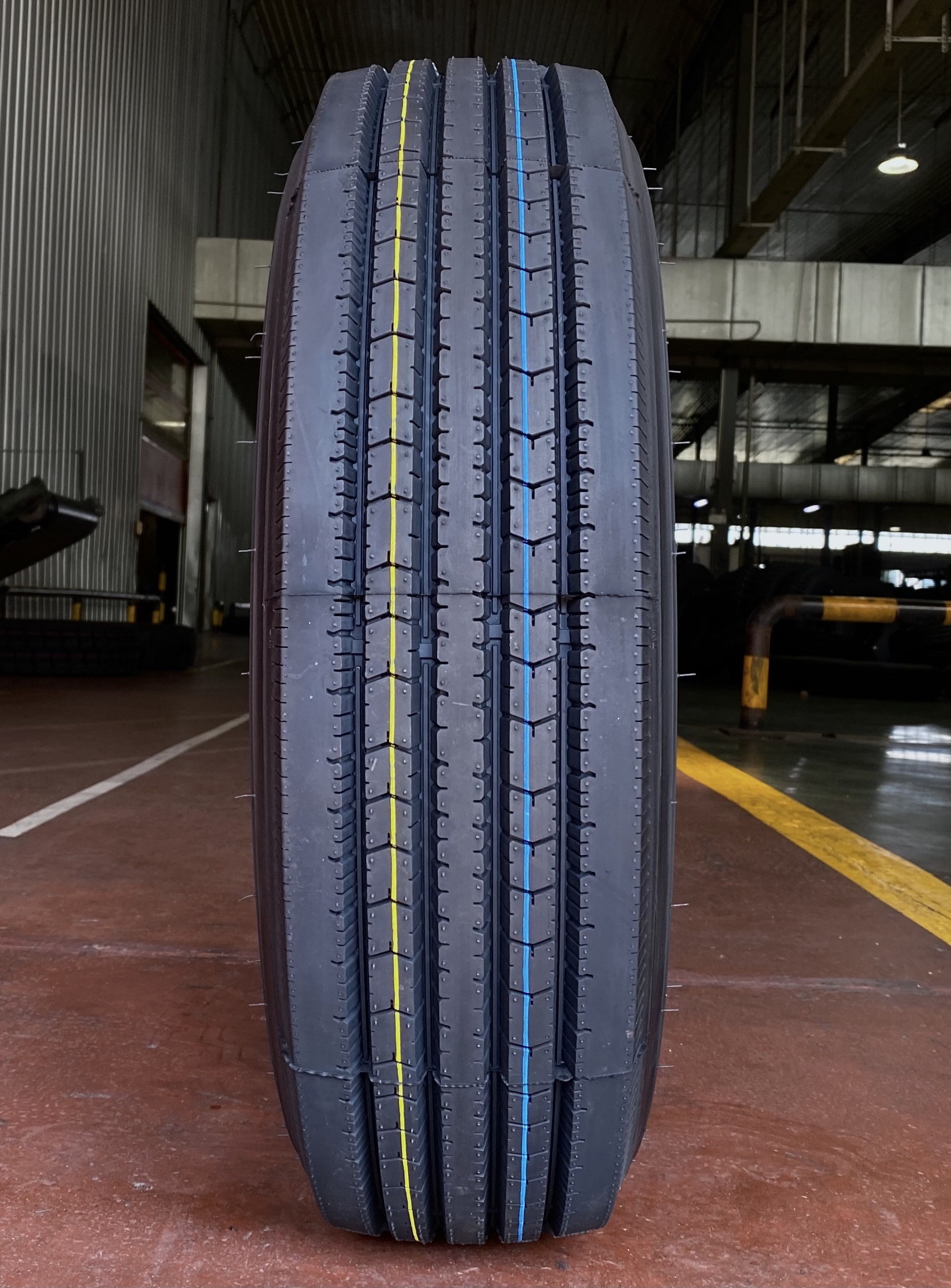 Factory Direct Price 215/75R17.5 new truck tyre Double Coin quality tires for sale