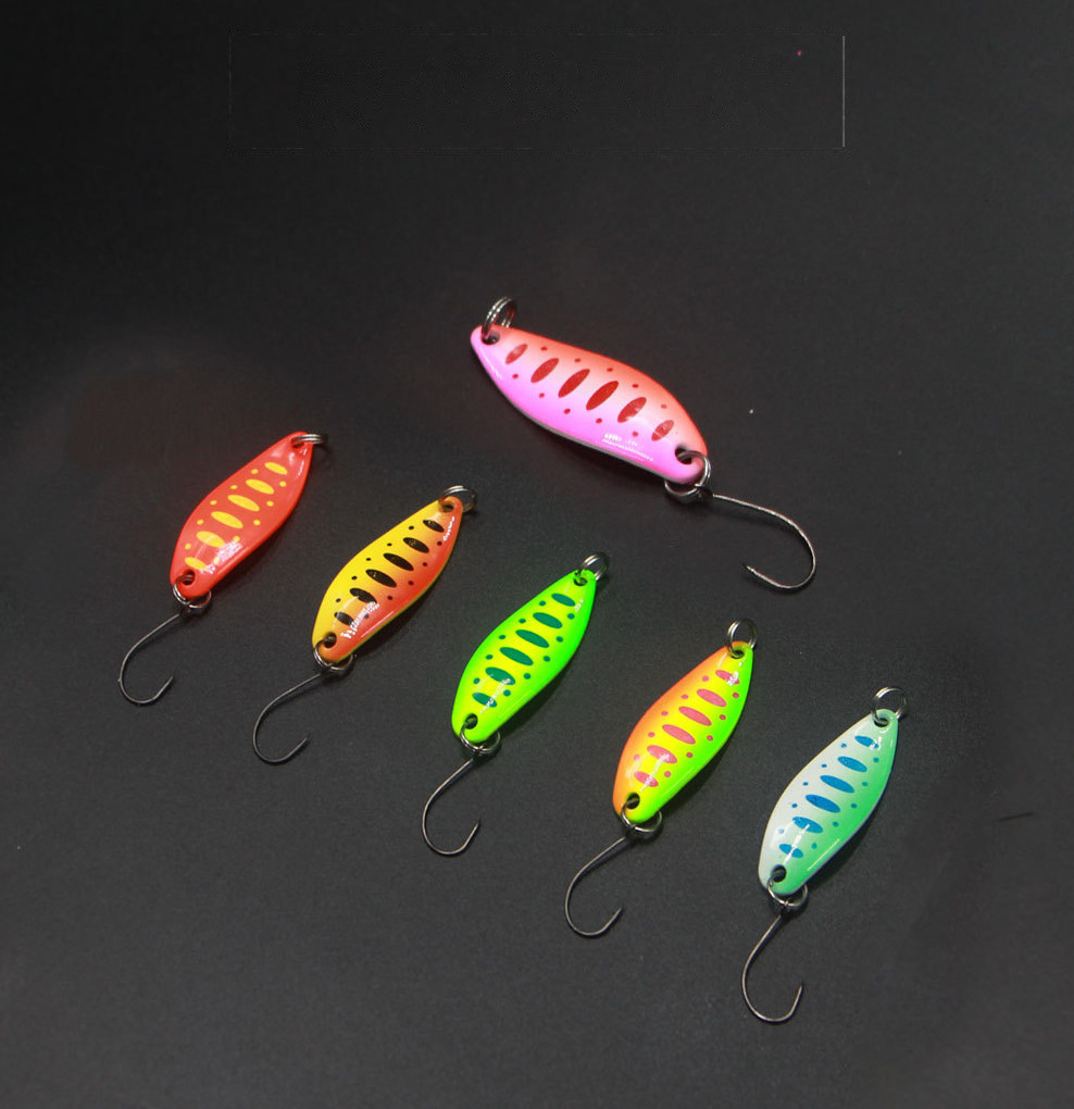 High Quality Attractive Colorful Spoon 3.5g/3.5cm Spoon Fishing lure Metal Lure Freshwater Saltwater for Trout Seabass Carp