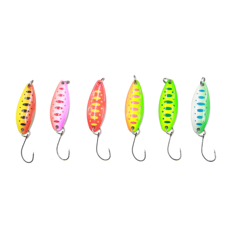 High Quality Attractive Colorful Spoon 3.5g/3.5cm Spoon Fishing lure Metal Lure Freshwater Saltwater for Trout Seabass Carp