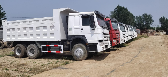 Strong engine 375hp Loading capacity 50 ton mining 10 wheel dump trucks for sale