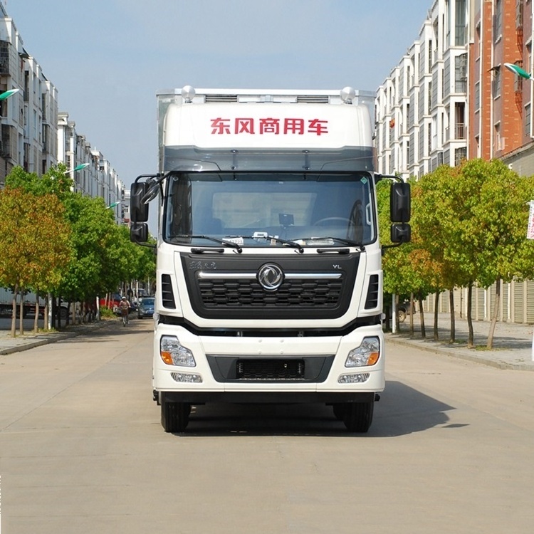 Dongfeng brand 20 ton 8x4 stock pig transportation truck with feeding system auto loading animals truck