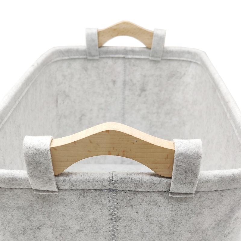 eco-friendly storage baskets Felt Pet Dog Toy Box And cosmetic Storage felt basket With wooden Handles