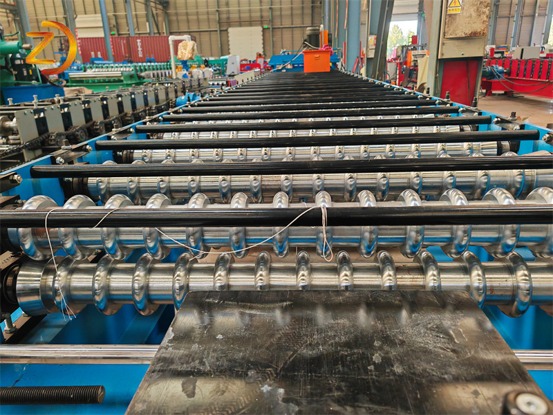 Corrugated roofing sheet cold roll forming machine making machine manufacture