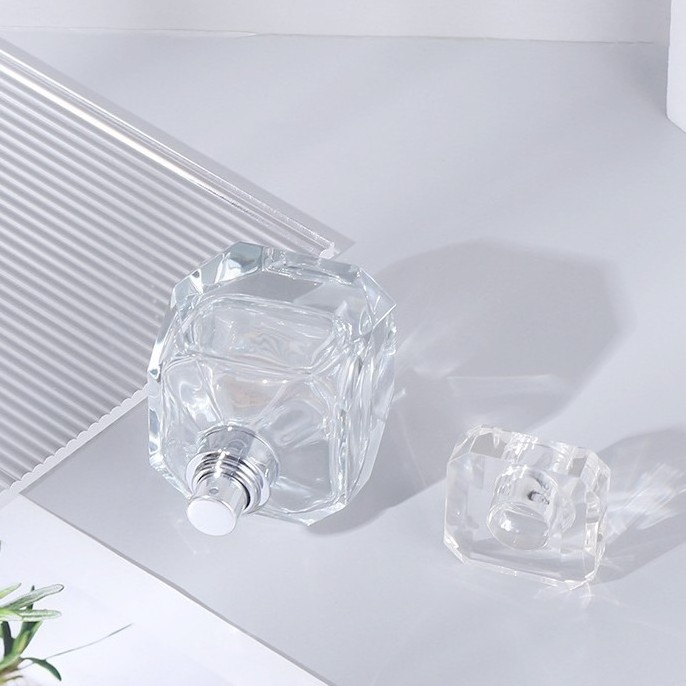 Eco-friendly 100ml diamond luxury glass body perfume spray bottle