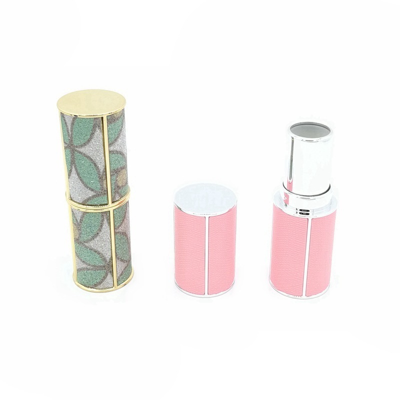 Wholesale Empty Lipstick Tube Packaging Matte Black Color Lipgloss Case with Gold Color Tube Make Your Own Lipstick