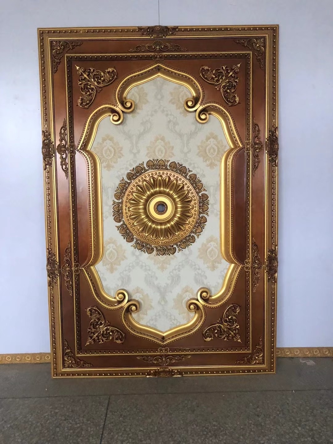 Hot sale PS material artistic golden ceiling tiles medallion panel molding for room decoration