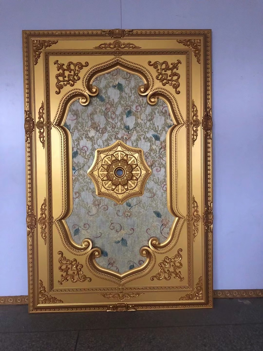 Hot sale PS material artistic golden ceiling tiles medallion panel molding for room decoration