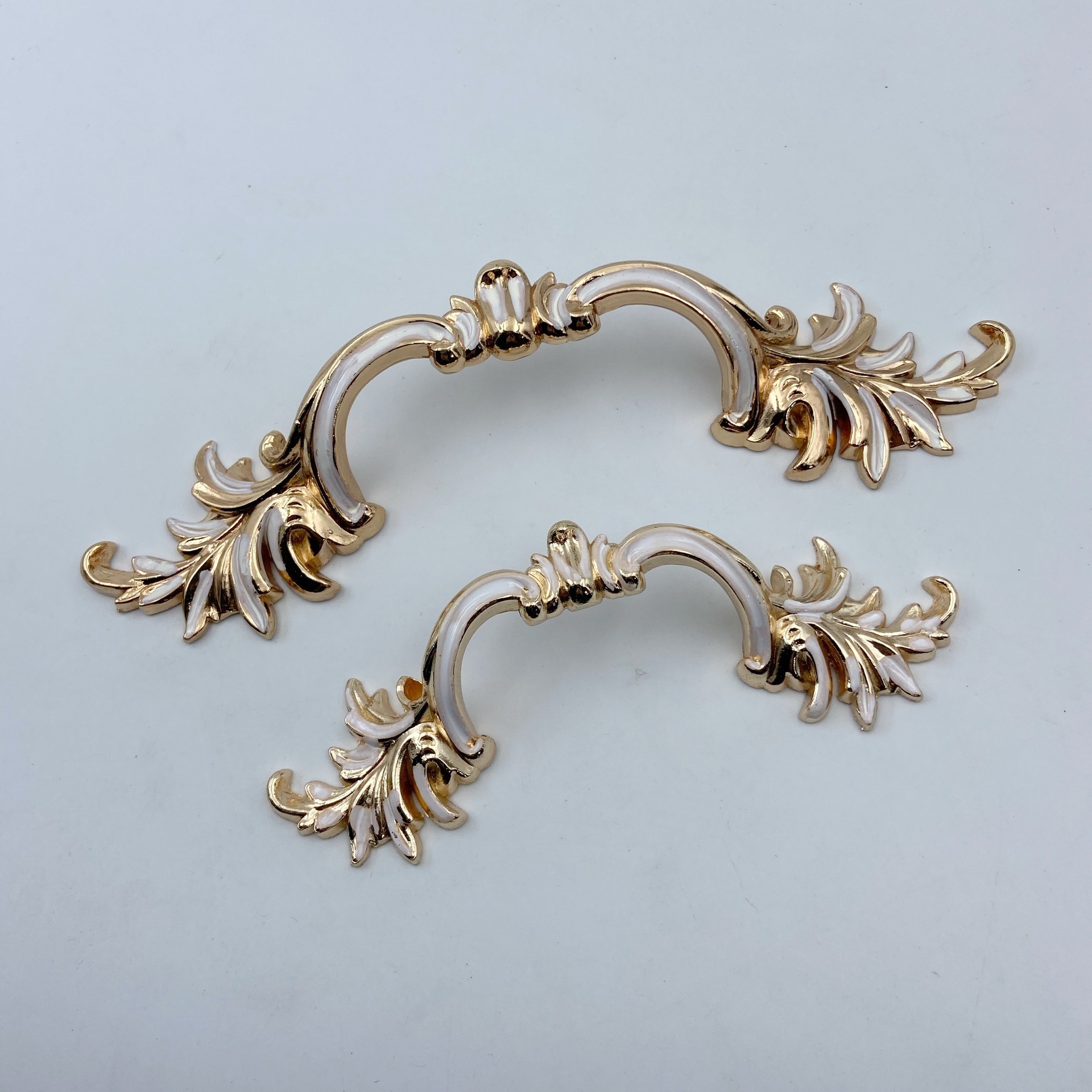 Zinc Alloy European Style Bronze Ancient Silver Gold White Oil Carved Cabinet Drawer Door Handle Cabinet Wardrobe Zinc Handle