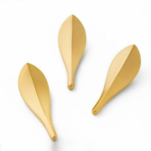 Fashion Solid Brass Gold Leaf Shaped Handles Cabinets Drawers Closet Knobs Door Pulls Furniture Brass Leaf shaped Handles