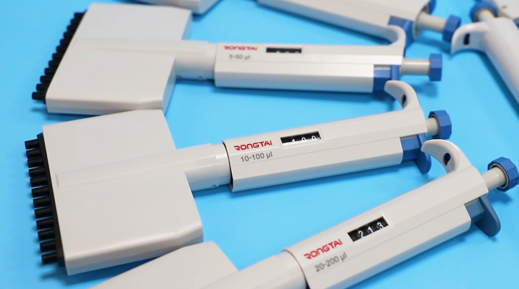 High Quality Biochemical 8 Head Multichannel Transfer Repetitive Pipette Use in Laboratory