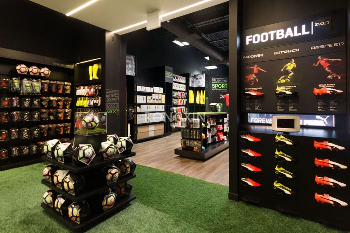 Custom Sports Kit Shop Fixtures Adjustable Wall Shelving Football Retail Store Display Stand For Retail Boutique