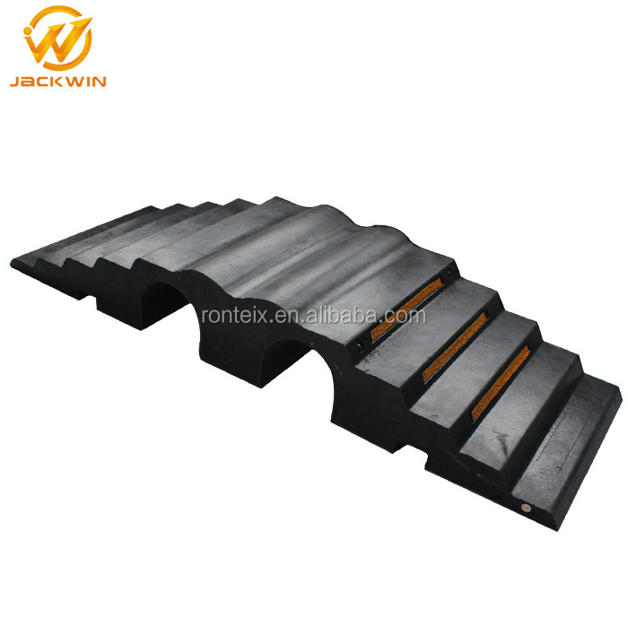 Heavy Duty Road Safety Rubber 2 Channel Bridge Fire Hose Ramps