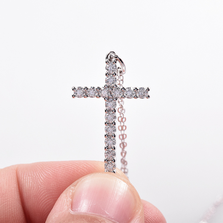 Fashion Jewelry 925 Sterling Silver Custom Gemstone Diamond Cross Pendant Necklace VVS Moissanite Pendant