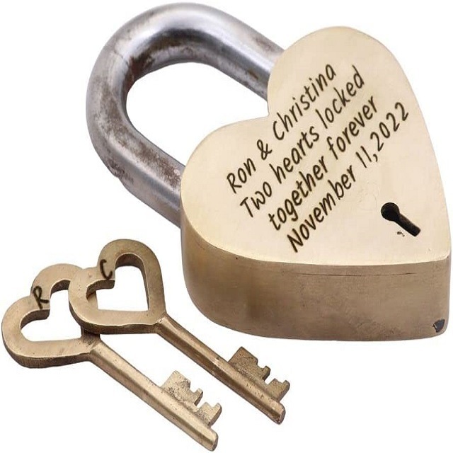 Personalized Solid Brass Heavy Duty Padlock Love Lock Memorial Anniversary Gift Engraving Text for Lover Heart Shape Key