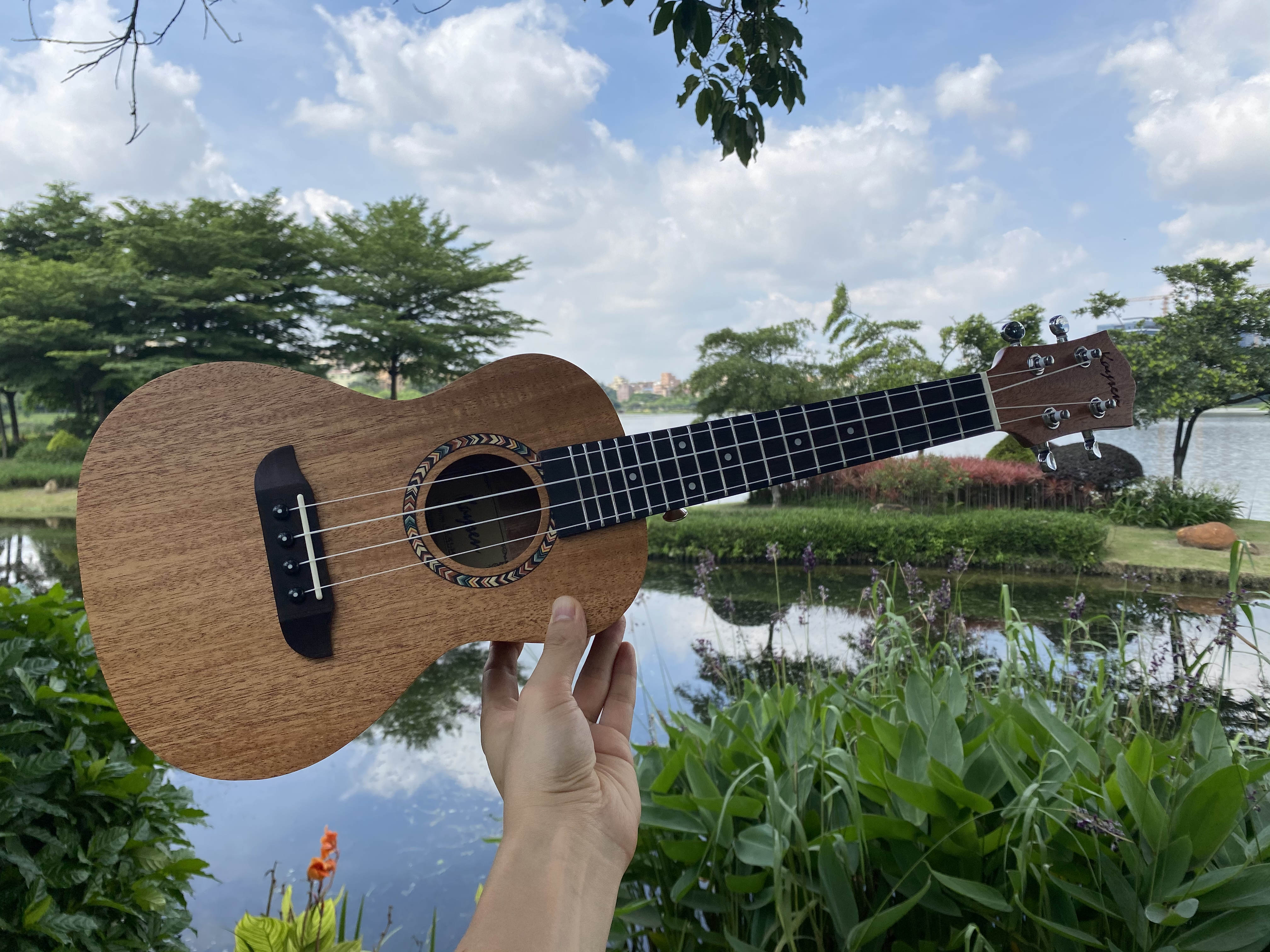 Kaysen Girls Solid Top Concert Four String Ukulele with Bag